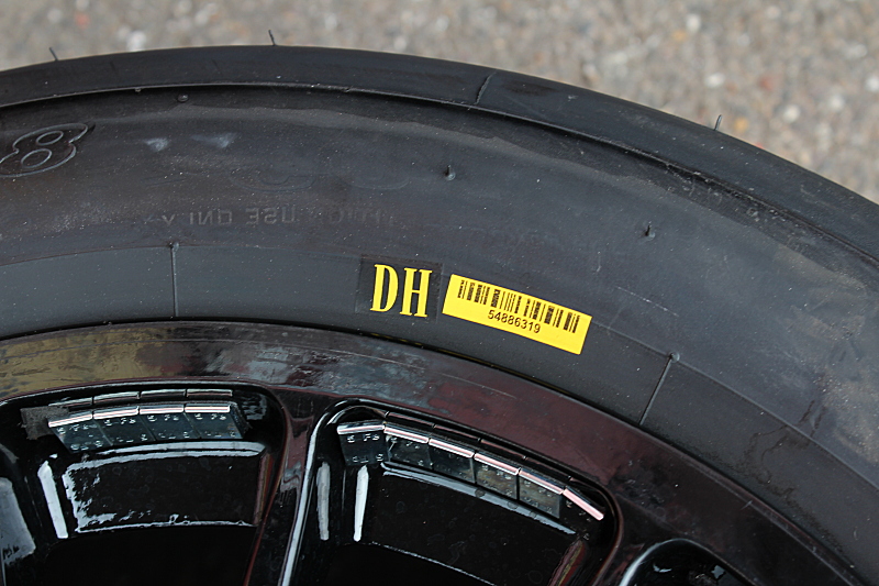 Čárový kód u pneumatik v GT závodech